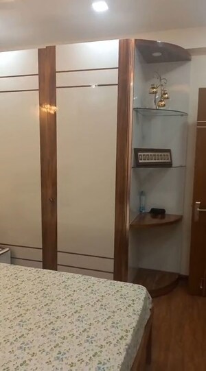 Room in 3 BHK Builder Floor at Wave Executive Floors, Wave City – for Sale