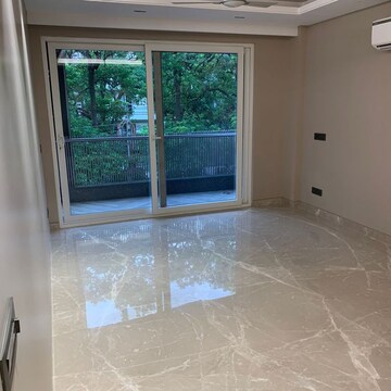 Room in 4 BHK Builder Floor at Vasant Vihar – for Sale