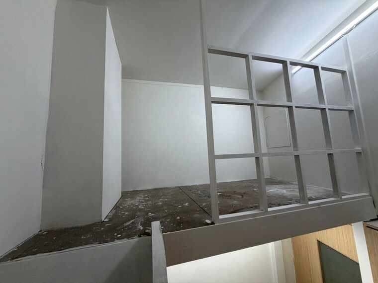 Team Area, rustomjee-eaze-zone-mall Commercial Office Space 100 Sq.Ft. In Malad West Mumbai 9936962