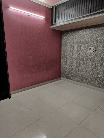 Room in 1.5 BHK Independent House at RWA Apartments Sector 26, Sector 26 – for Rent