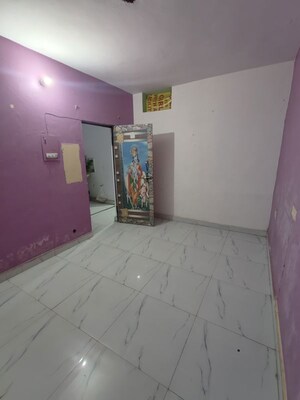 Room in 1.5 BHK Independent House at RWA Apartments Sector 26, Sector 26 – for Rent