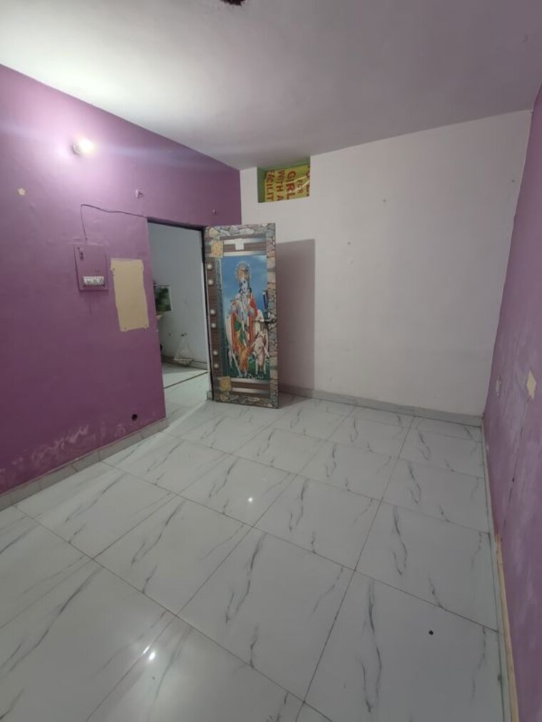 Room, rwa-apartments-sector-26 1.5 Bedroom 750 Sq.Ft. Independent House In Sector 26 Noida 9936977