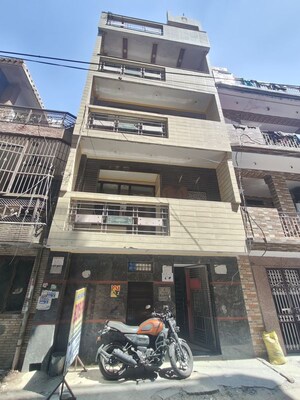 1.5 BHK Independent House – Exterior View View at RWA Apartments Sector 26, Sector 26 - for Rent