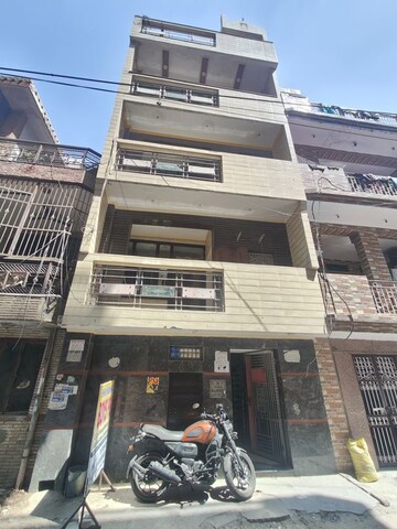 1.5 BHK Independent House – Exterior View View at RWA Apartments Sector 26, Sector 26 - for Rent