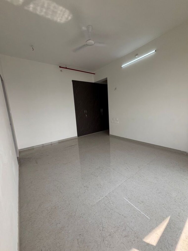 Room, rosa-manhattan 3 Bedroom 1072 Sq.Ft. Apartment In Ghodbunder Road Thane 9936984