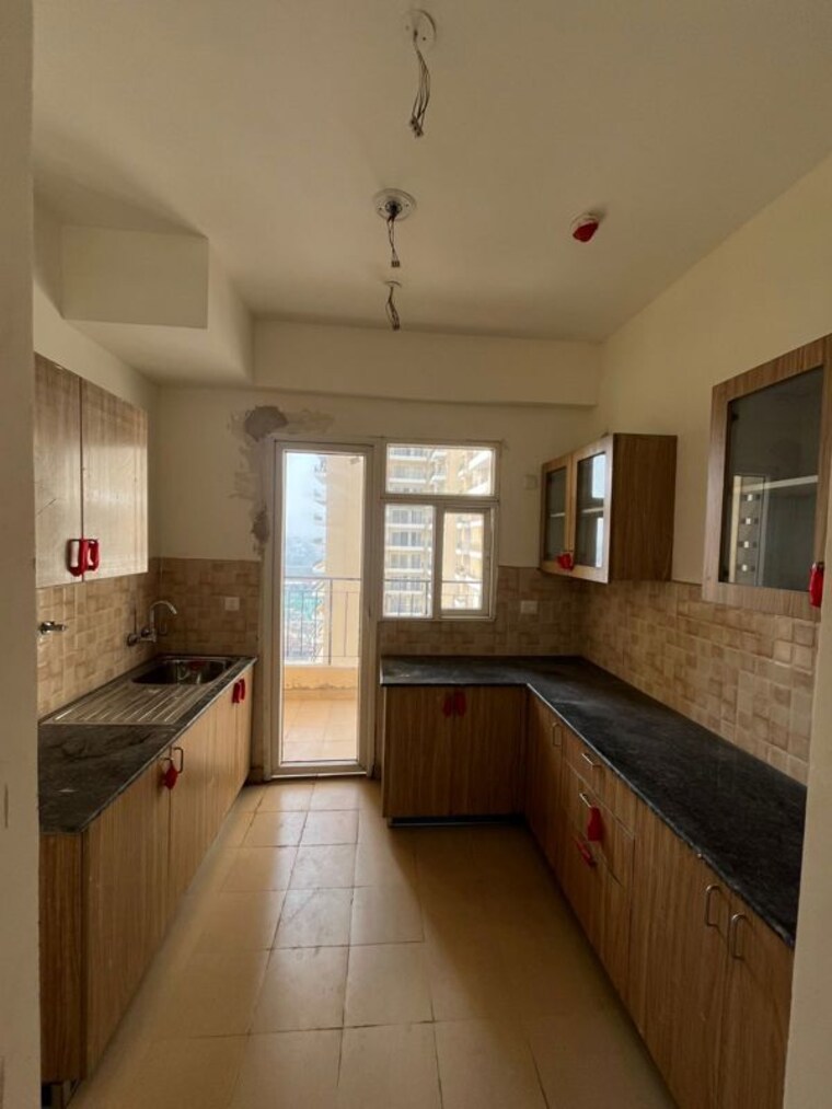 Kitchen, amrapali-heartbeat-city 4 Bedroom 2825 Sq.Ft. Apartment In Sector 107 Noida 9936987
