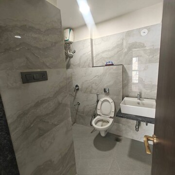 Bathroom in 1.5 BHK Apartment at Paradigm El Signora, Jogeshwari West – for Rent