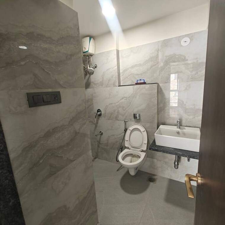 Bathroom, paradigm-el-signora 1.5 Bedroom 666 Sq.Ft. Apartment In Jogeshwari West Mumbai 9936991
