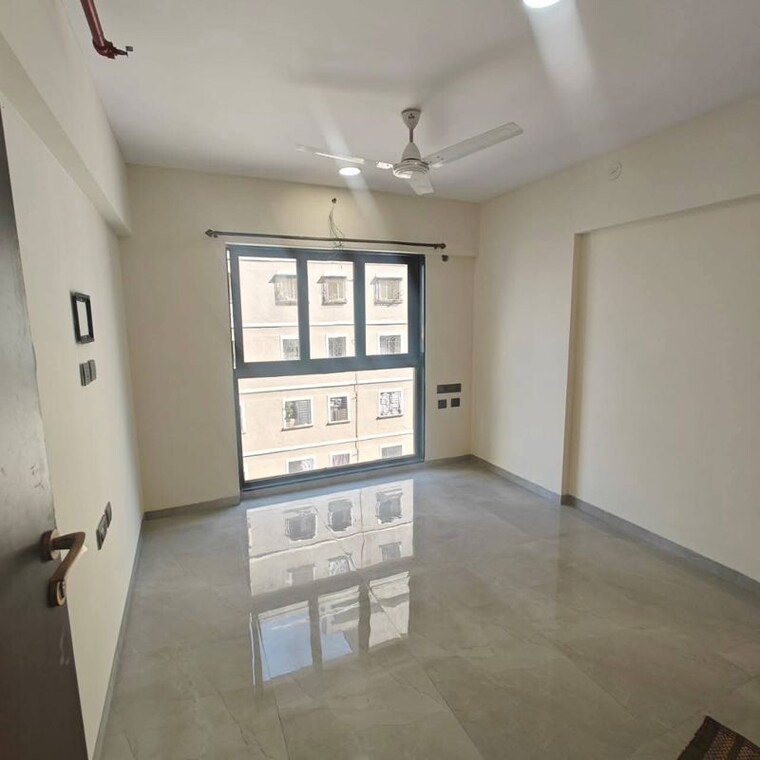  Parking, paradigm-el-signora 1.5 Bedroom 666 Sq.Ft. Apartment In Jogeshwari West Mumbai 9936991