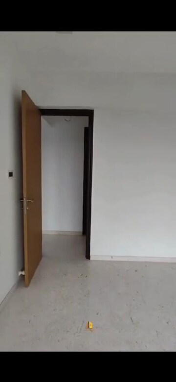 Room in 3 BHK Apartment at Ekta Tripolis, Goregaon West – for Rent