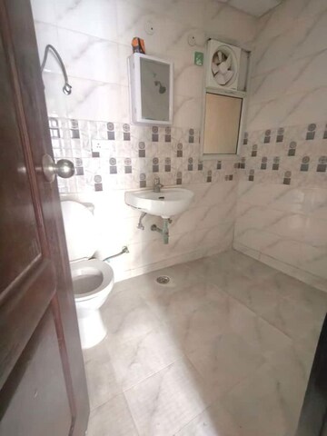 Bathroom in 3 BHK Apartment at Amrapali Platinum, Sector 119 – for Sale