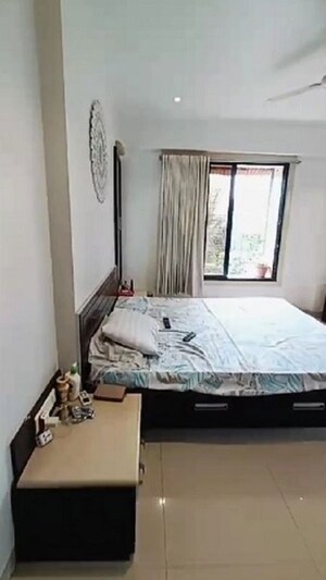 Bedroom in 3 BHK Apartment at Sindhi Society, Chembur – for Rent