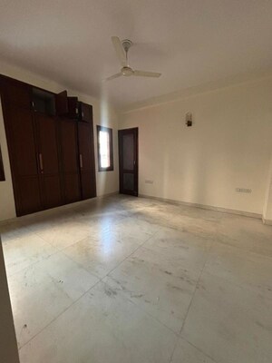 Room in 4 BHK Builder Floor at Vasant Vihar – for Rent
