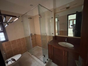 Team Area in 4 BHK Builder Floor at Vasant Vihar – for Rent