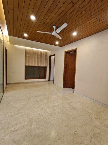 Room in 4 BHK Builder Floor at Vasant Vihar – for Rent