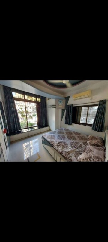 Bedroom in 3 BHK Apartment at Thane West – for Rent