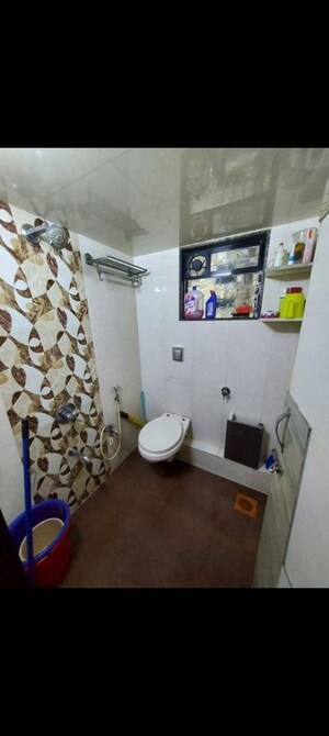 Master Bedroom in 3 BHK Apartment at Thane West – for Rent