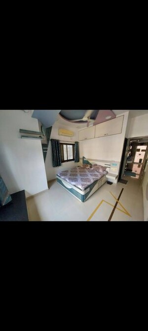 Master Bedroom in 3 BHK Apartment at Thane West – for Rent