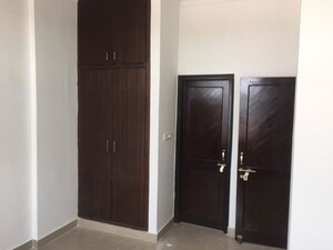 Room in 3 BHK Apartment at Jakhan – for Rent