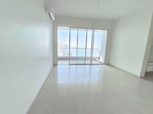 Room in 4 BHK Apartment at Omkar Alta Monte, Malad East – for Rent