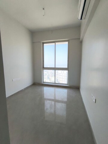 Room in 4 BHK Apartment at Omkar Alta Monte, Malad East – for Rent