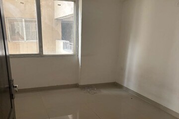 Room in 3 BHK Apartment at Sector 74 – for Rent