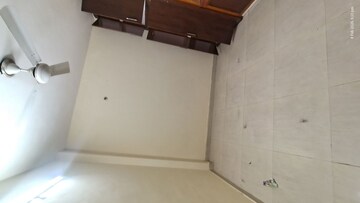 Room in 1 RK Independent House at Huda Market, Sector 31 – for Rent