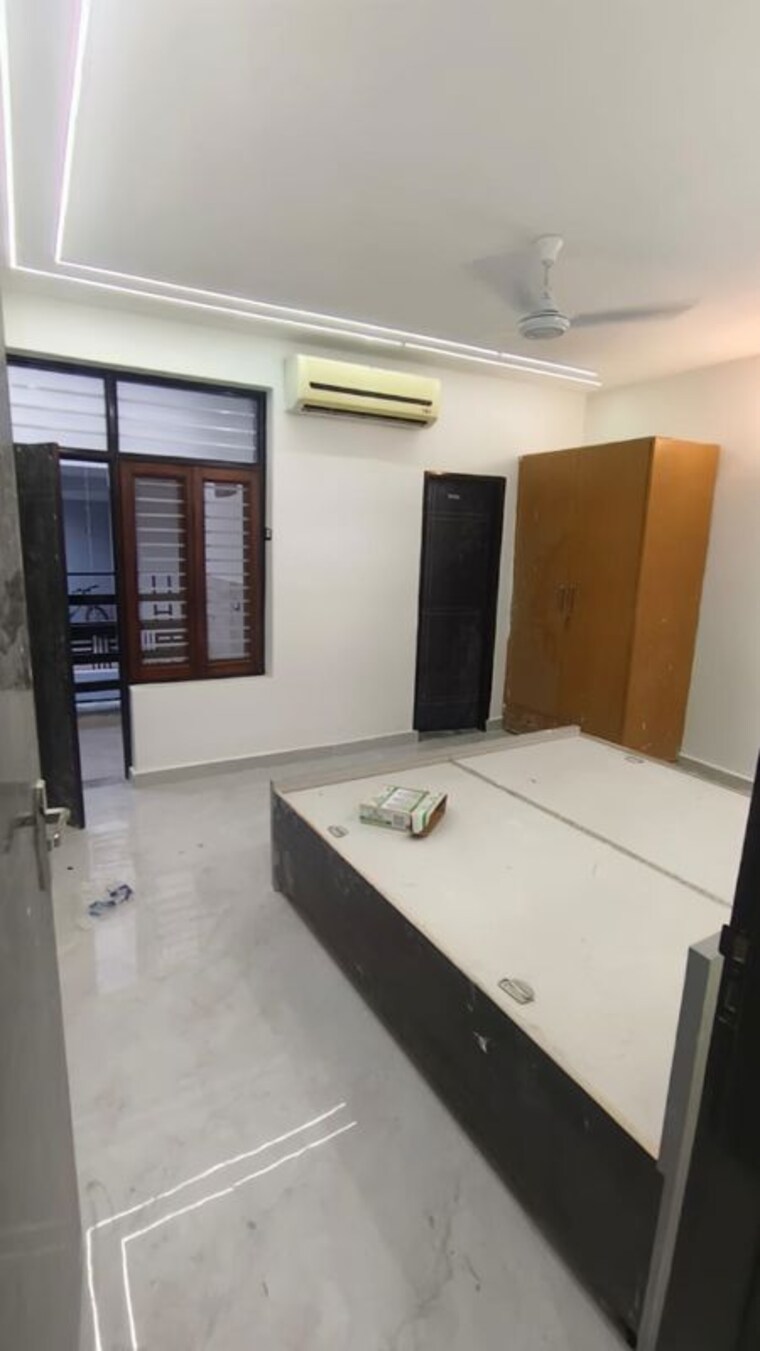 Master Bedroom, palam-vihar-residents-association 2 Bedroom 220 Sq.Yd. Builder Floor In Palam Vihar Gurgaon 9937401