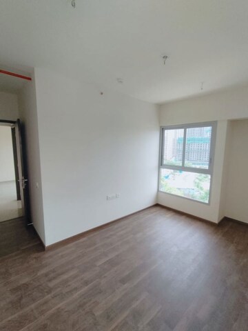 Room in 2 BHK Apartment at Piramal Vaikunth, Balkum Pada – for Sale