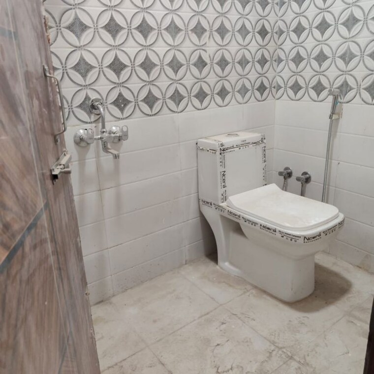 Bathroom, govindpuri 2 Bedroom 600 Sq.Ft. Builder Floor In Govindpuri Delhi 9937531