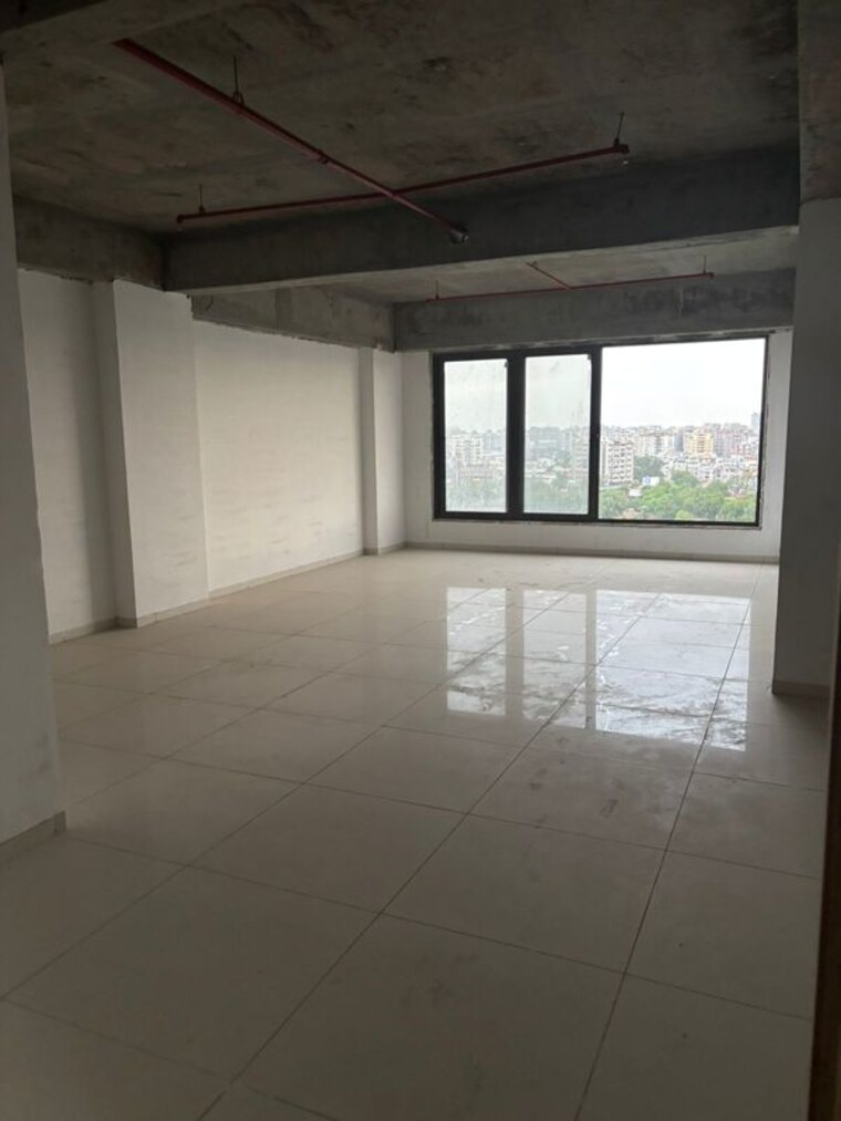 Room, vastrapur Commercial Office Space 1100 Sq.Ft. In Vastrapur Ahmedabad 9937725