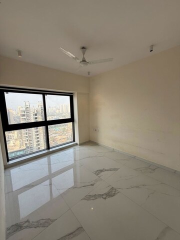 Room in 2 BHK Apartment at Level The Residences, Andheri West – for Rent