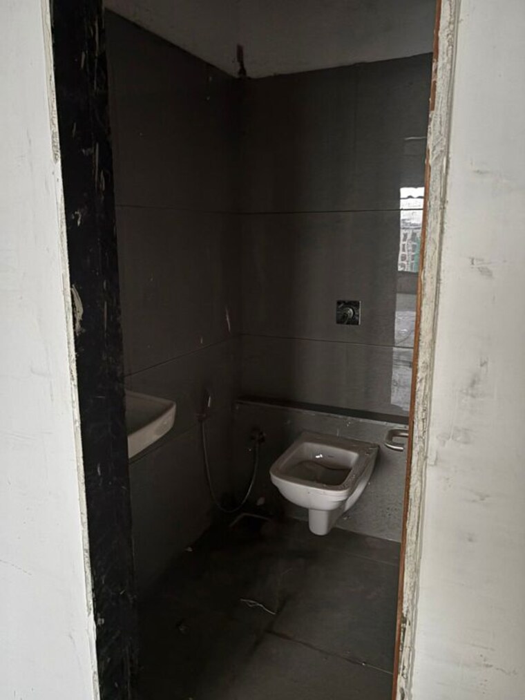 Bathroom, vastrapur Commercial Office Space 1100 Sq.Ft. In Vastrapur Ahmedabad 9937748