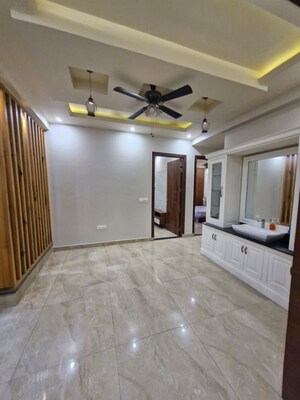 Room in 3 BHK Builder Floor at Gms Road – for Rent