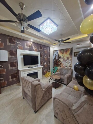 Parking in 3 BHK Builder Floor at Gms Road – for Rent