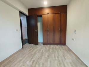 Room in 4 BHK Apartment at Hiranandani Gardens Glen Ridge, Powai – for Sale