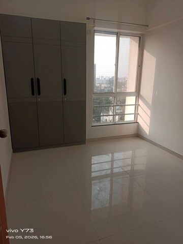 Room in 2 BHK Apartment at Vishrantwadi – for Rent