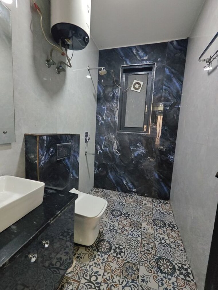 Bathroom, sector 43 1 Bedroom 460 Sq.Ft. Builder Floor In Sector 43 Gurgaon 9937820