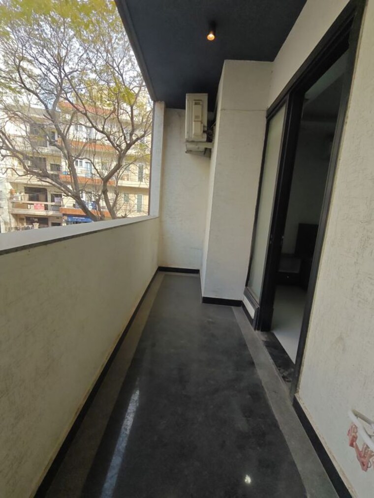 Balcony, sector 43 1 Bedroom 460 Sq.Ft. Builder Floor In Sector 43 Gurgaon 9937820