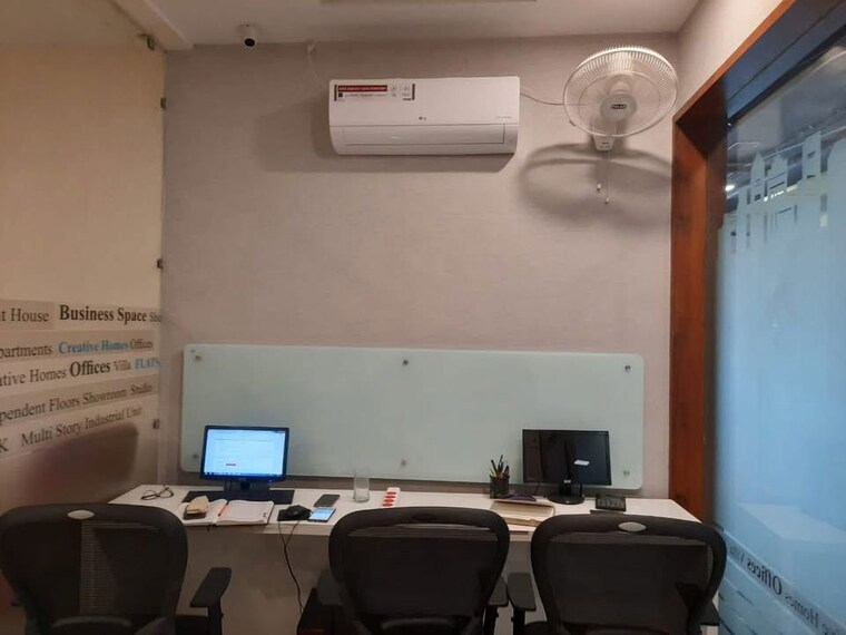 Team Area, motia-citi-royal-business-park Commercial Office Space 400 Sq.Ft. In Ambala Highway Zirakpur 9931201