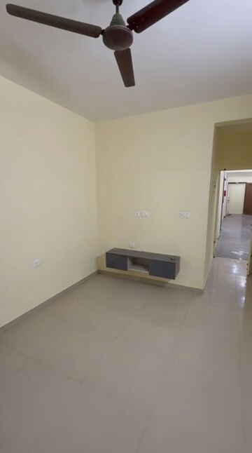 Room in 3 BHK Apartment at Pyramid Altia, Sector 70 – for Rent
