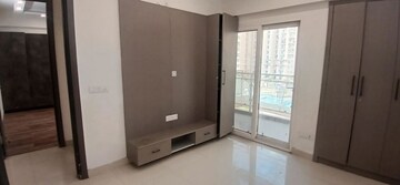 Room in 3 BHK Apartment at Samridhi Luxuriya Avenue, Sector 150 – for Rent