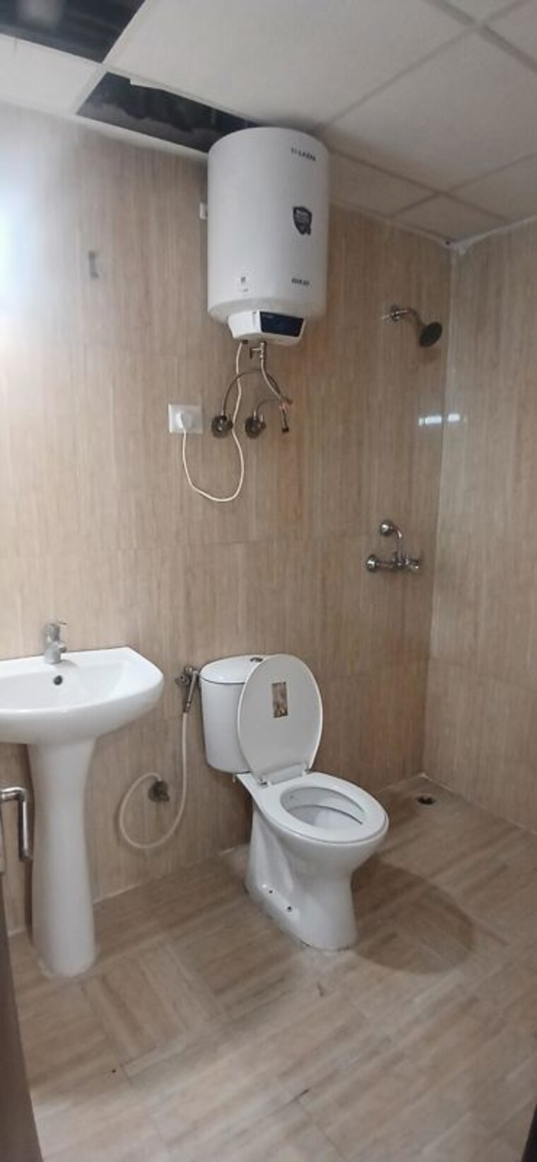 Bathroom, samridhi-luxuriya-avenue 3 Bedroom 1625 Sq.Ft. Apartment In Sector 150 Noida 9937883