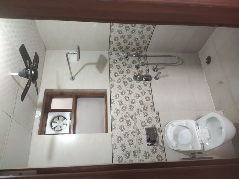 Bathroom, sector 4 3 Bedroom 350 Sq.Yd. Builder Floor In Sector 4 Gurgaon 9937932