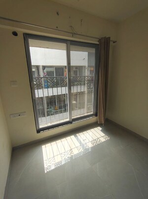 Room in 2 BHK Apartment at Ghatkopar East – for Rent