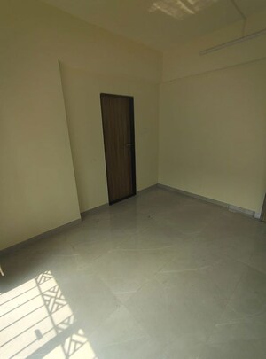 Room in 2 BHK Apartment at Ghatkopar East – for Rent