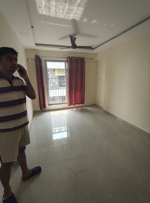 Room in 2 BHK Apartment at Ghatkopar East – for Rent