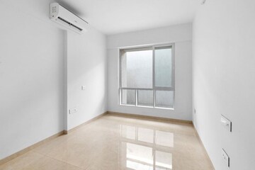 Room in 2 BHK Apartment at Dosti Greenscape, Hadapsar – for Sale