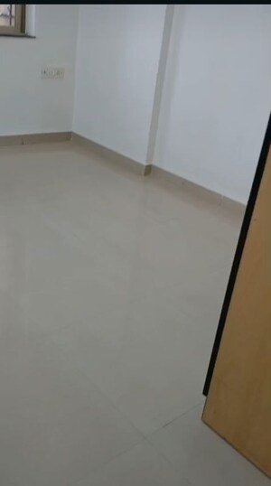 Room in 3 BHK Apartment at Dosti Acres Aster, Wadala East – for Rent