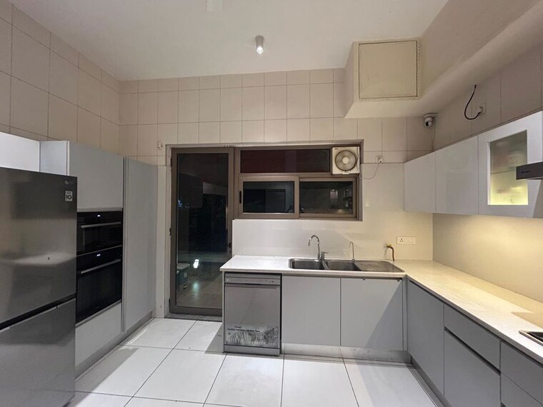 Kitchen, tata-primanti-villas 4 Bedroom 7025 Sq.Ft. Villa In Sector 72 Gurgaon 9937964